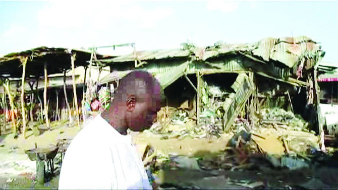 Female suicide bombers kill 24 at Nigerian mosque