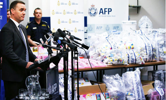 Australia arrests 24 Chinese for importing drugs