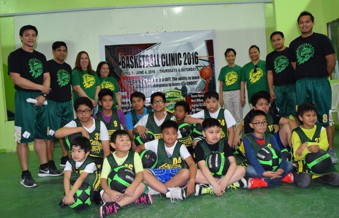 Al Majd International School holds basketball clinic