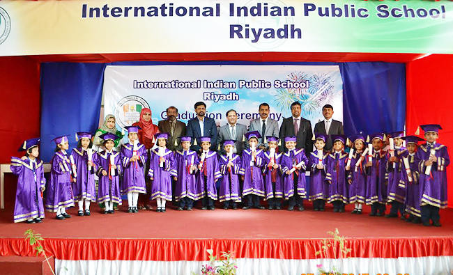 Tiny tots of IIPS-Riyadh show off their talent