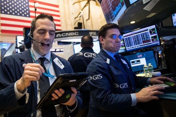 US stocks rise with oil futures, investors await earnings