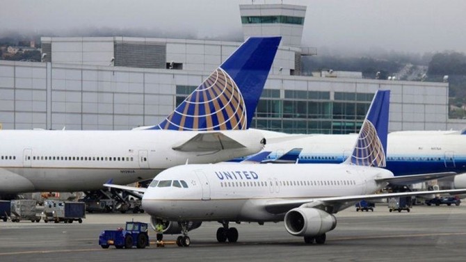 United Airlines trolled with ‘Fight Club’ jokes after passenger dragged off plane