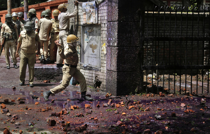 Indian Kashmir blocks social media after clashes