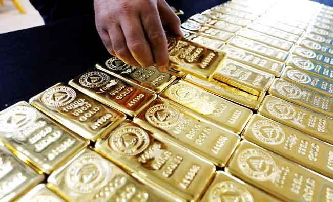 Gold firm as US political concerns lend support | Arab News