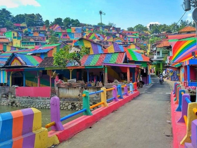 Indonesian ‘rainbow village’ becomes Instagram hit after paint job