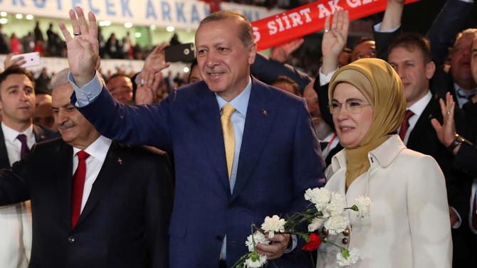 Erdogan to return as ruling party boss after referendum win