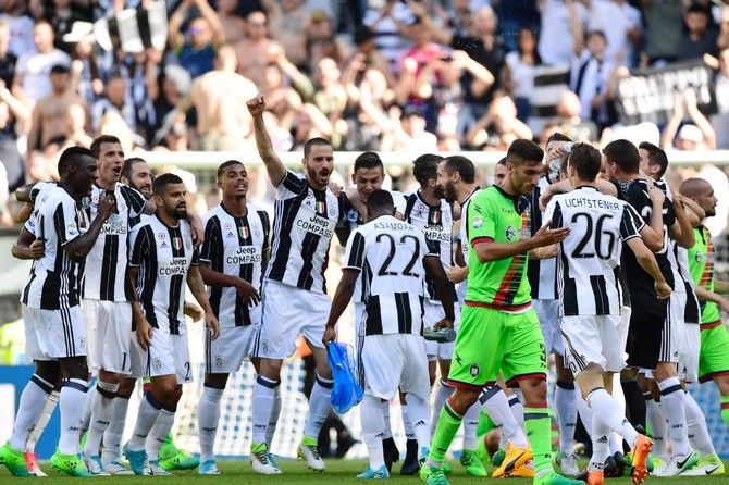 Juventus clinches record 6th straight Serie A crown