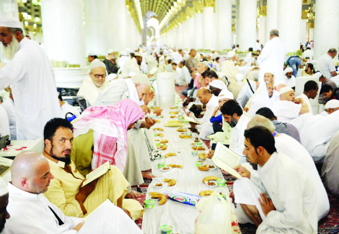 Ramadan tables at Prophet’s Mosque embody brotherhood, cooperation