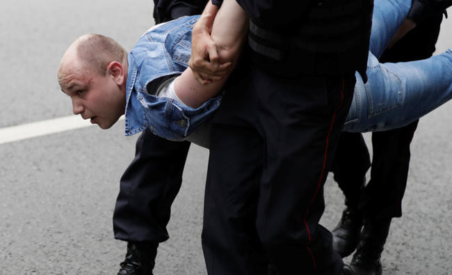 Hundreds detained as Navalny's supporters protest across Russia