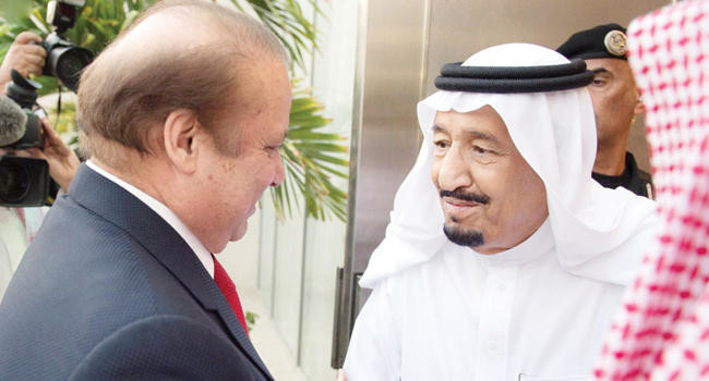 King Salman receives Pakistani PM