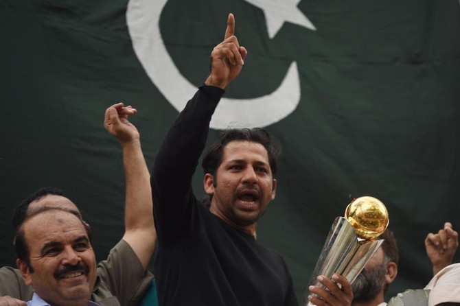 Pakistan captain gets hero’s welcome