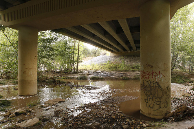 9 dead, boy missing in flash flood in Arizona swim hole