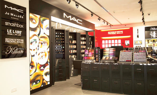 Abu Dhabi Duty Free opens boutique featuring Estée Lauder brands