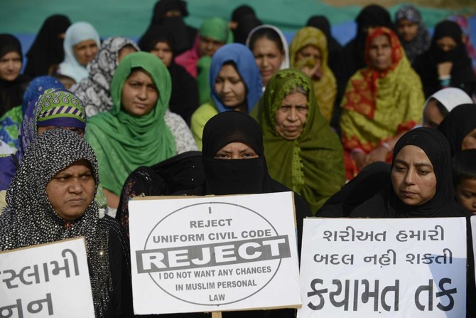 India’s top court bans Islamic instant divorce