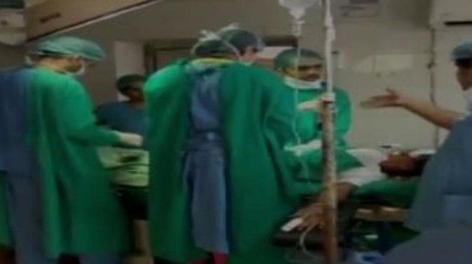 Doctors Caught On Camera Fighting In Operation Theater Of Indian Hospital Arab News