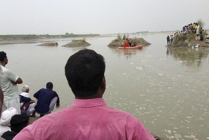 At least 20 dead as boat capsizes in India