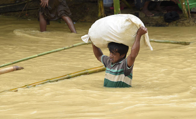 Bangladesh Army steps up as refugees suffer heavy rain