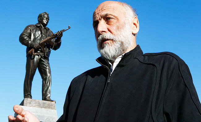 Monument to designer of AK-47 rifle scarred by sculptor’s lapse