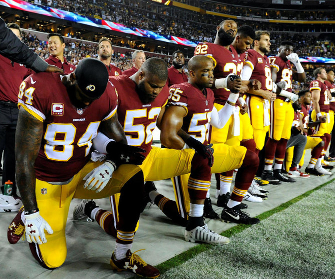 Washington Redskins linebacker Chris Carter (55) and Washington