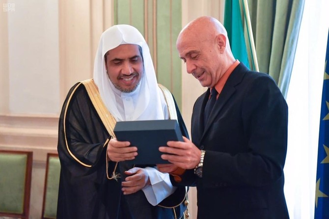 Italian interior minister lauds Muslim World League's role in fighting extremism