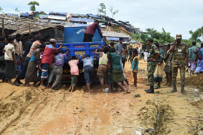 UN plans food aid for up to 700,000 Rohingya