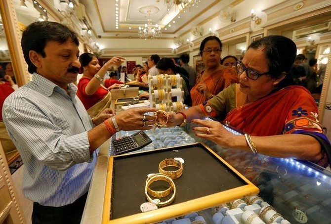 India rethinks jewelry sales oversight after slump in gold demand