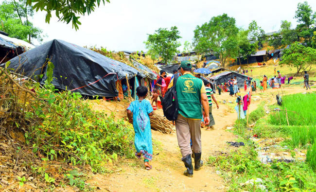 KSRelief reaches Bangladesh to help distressed Rohingyas