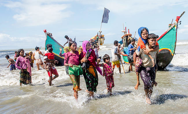 Rohingya refugee influx inspires Bangladeshi aid — and worry