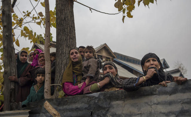 Fighting leaves 7 dead in Indian-controlled Kashmir