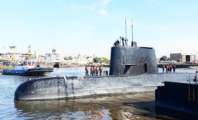 Distress calls bring hope to Argentina’s search for missing sub