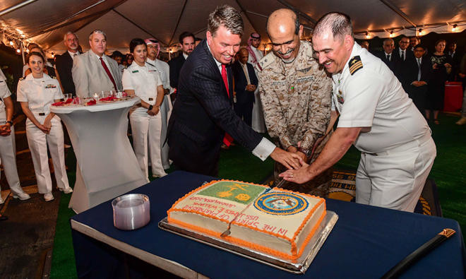 US guided-missile destroyer makes port visit to Jeddah