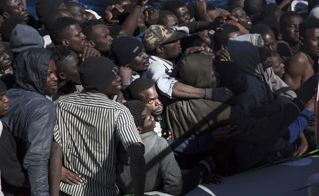 AU estimates at least 400,000 African migrants now in Libya