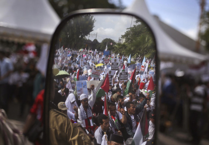 Thousands of Indonesians rally at US embassy over Jerusalem