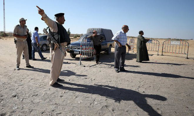 Gunmen kill 3 at cafe south of Cairo