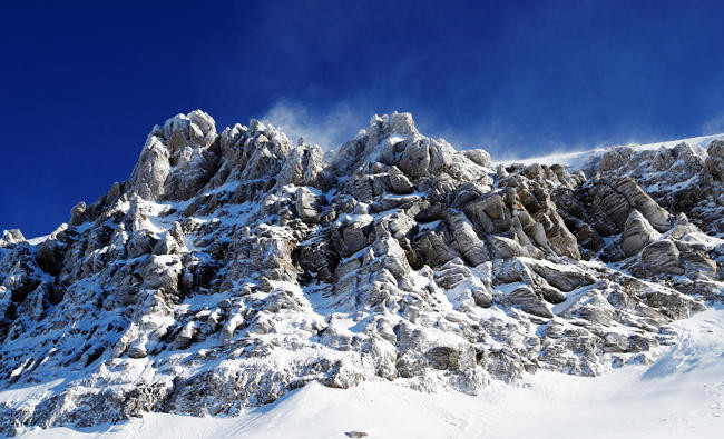 Three people die in avalanches in Swiss Alps