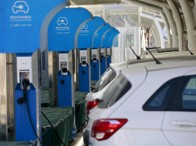 China extends tax rebate for electric cars, hybrids