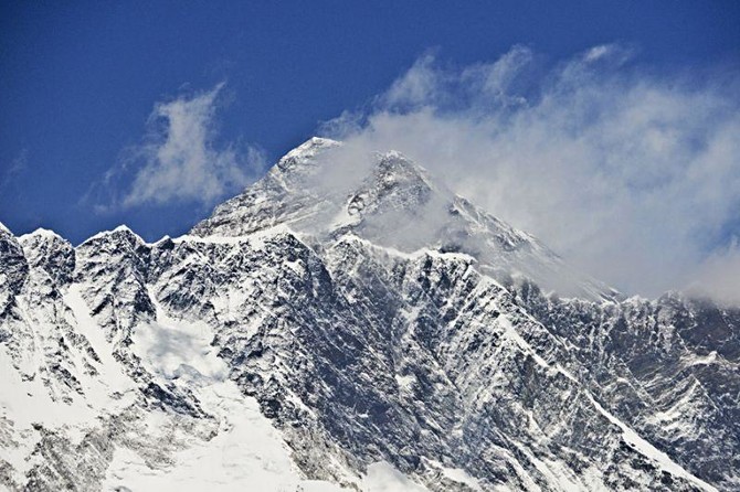 Nepal bans solo climbers from Mount Everest