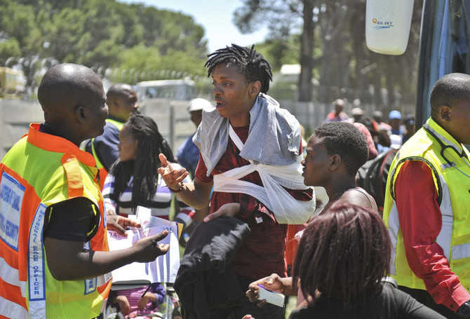 18 dead, 260 injured, in South Africa passenger train crash