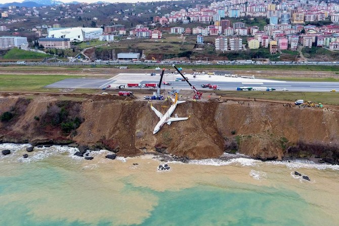 Turkey starts lifting stricken Pegasus plane from cliff