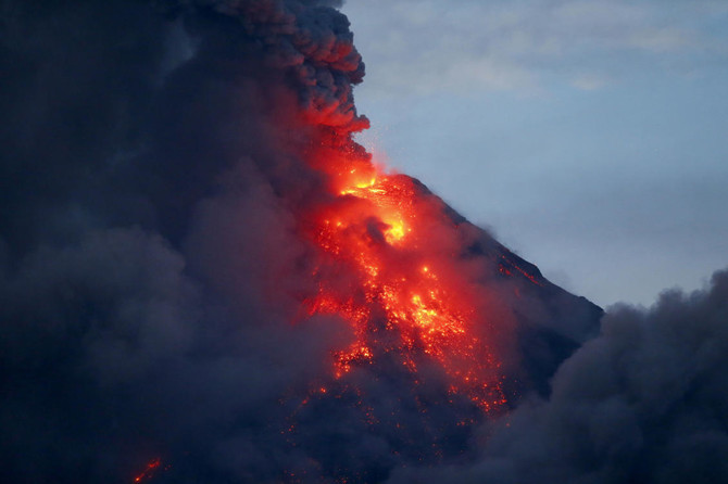 Mount Mayon spews lava fountains | Arab News