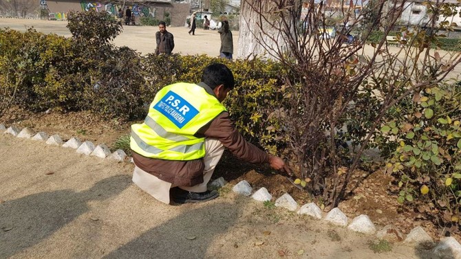 Pakistan’s Mansehra introduces community service for traffic offenders