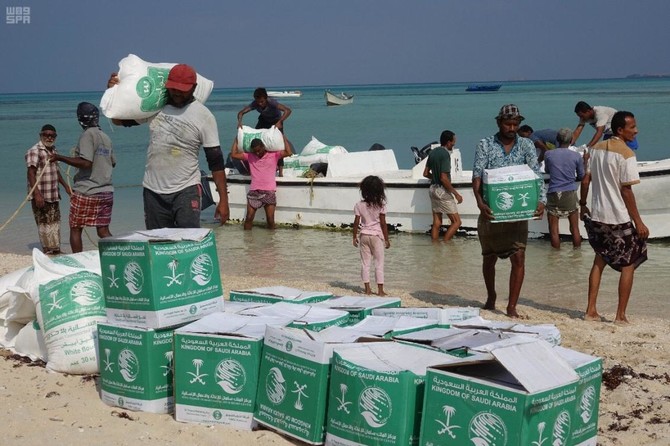 KSRelief continues food aid to families trapped by Houthi mines