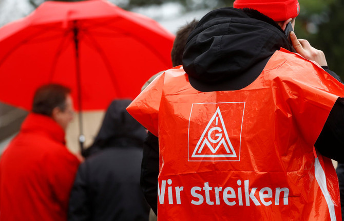 German industrial labor starts 24-hour strikes in row over pay, working hours