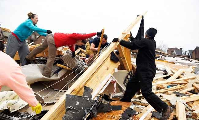 5 dead after tornado, flooding from central US storms