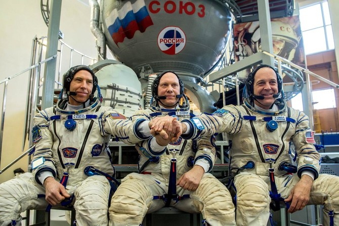 US-Russian crew returns from space station: NASA TV