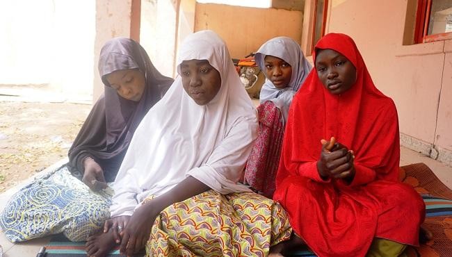 Boko Haram returns Nigerian kidnapped schoolgirls - witnesses