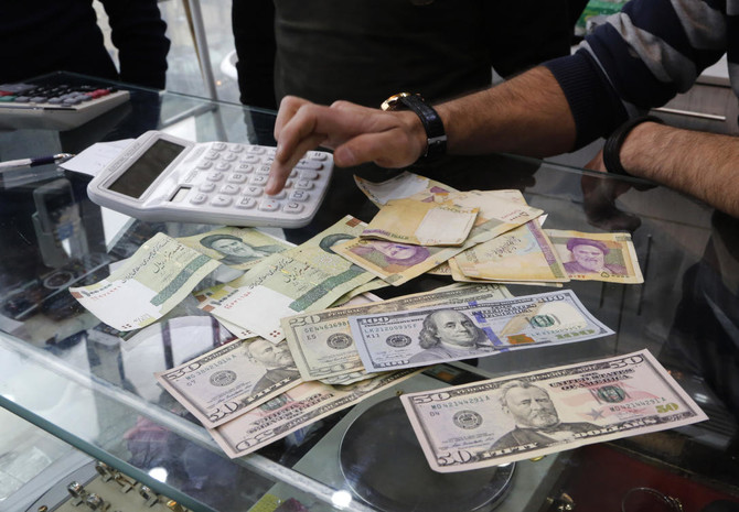 Iran currency hits record low, crashing through 50,000 mark