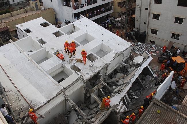 Hotel collapse in central India kills 10, two injured