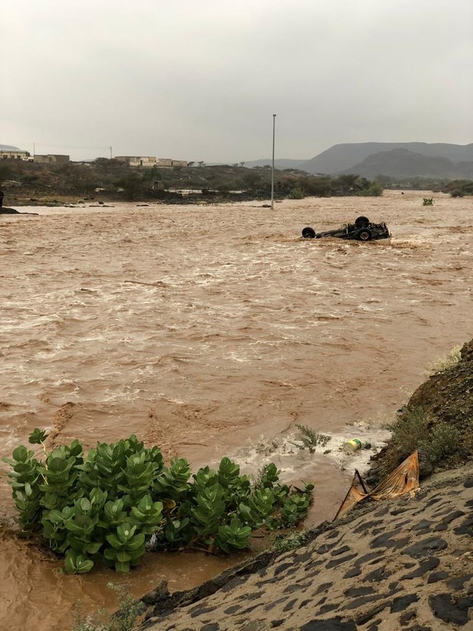 Floods in Saudi Arabia kill 12 and spark nearly 300 rescues | Arab News