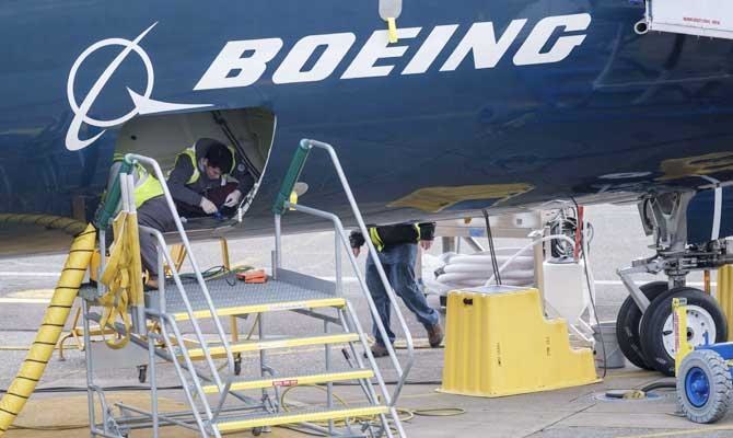 Boeing Says Finalizing Software Upgrade, Revising Pilot Training For ...